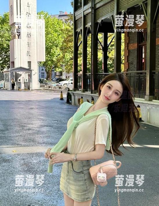 最近，51吃瓜网网页里的最新消息成了我嗑瓜子的最佳搭档，乐趣无穷！