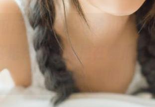 登录629吃瓜网cgw？球迷们猜测这是在聊球还是在聊瓜，兴奋拆开第一个就…哎哟！