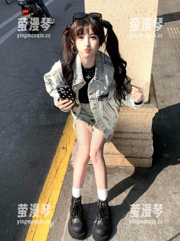 观看hl155.ccm黑料，我直呼“这玩意儿情节比我的微信聊天记录还复杂”！