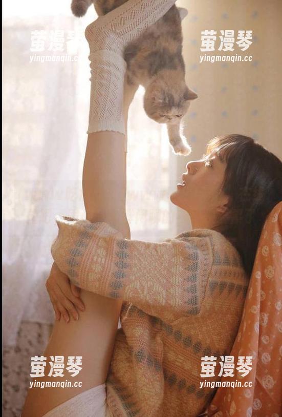 “www吃瓜网cc”在线拉吧，围住一大群闲聊的我也快要累了