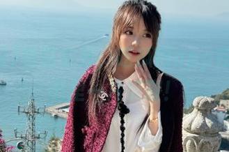 朝阳东升，吃瓜网app在手，瓜田里一片荣耀！
