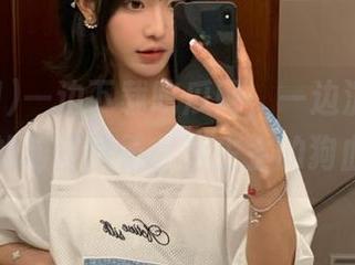 一边下载吃瓜网，一边沉浸在视频里的前任圈子，活生生的狗血剧…