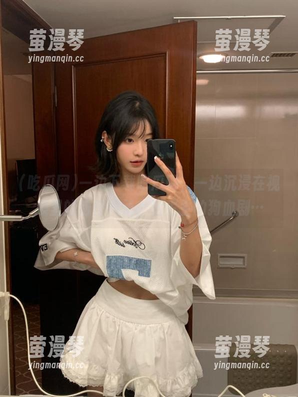 一边下载吃瓜网，一边沉浸在视频里的前任圈子，活生生的狗血剧…