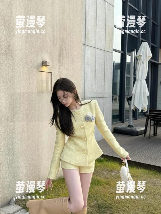 看！吃瓜网这边竟有朝阳下的小插曲