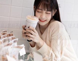 黑料不打烊，瓜永远在肚里翻腾，让人忍不住想八一八。