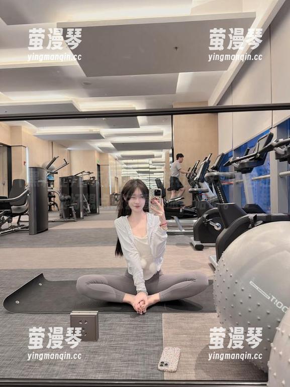 首页播放！黑料社的这种内容让我好想点进去看一眼，哈哈。