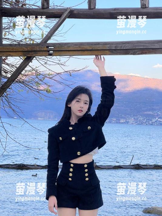 一边分享黑料网的最新在线播放，一边感叹人生真奇妙。